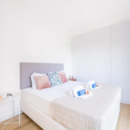 Apartment In Portimao Near Praia Do Vau 아파트 *